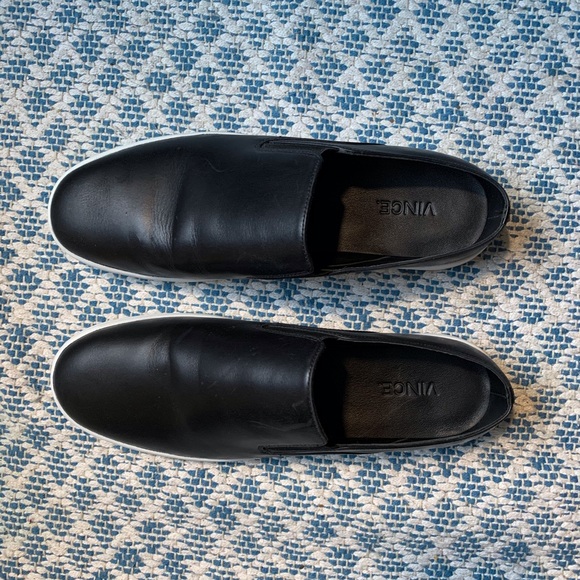 *PRICE DROP*  Vince black leather slip-ons size 9 - Picture 2 of 6